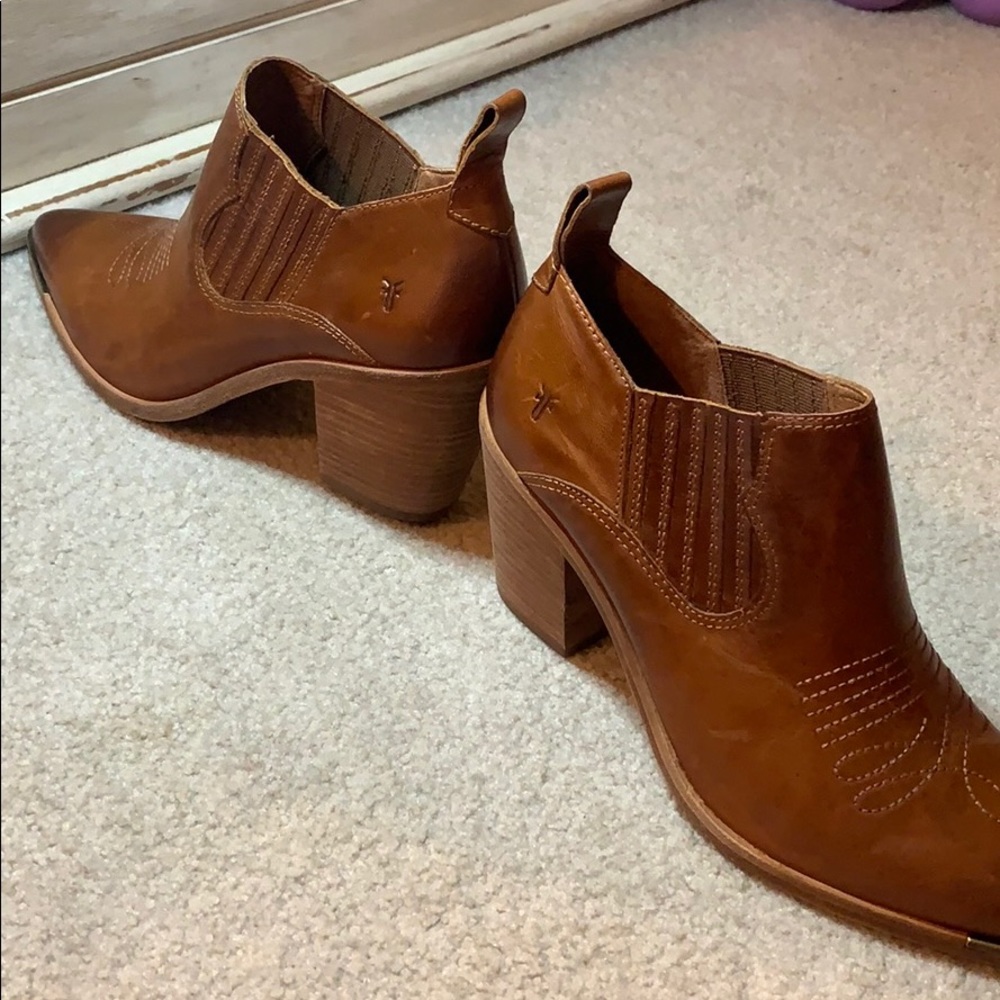 FRYE Faye Leather Shootie pointed toe ankle boot - Picture 7 of 9